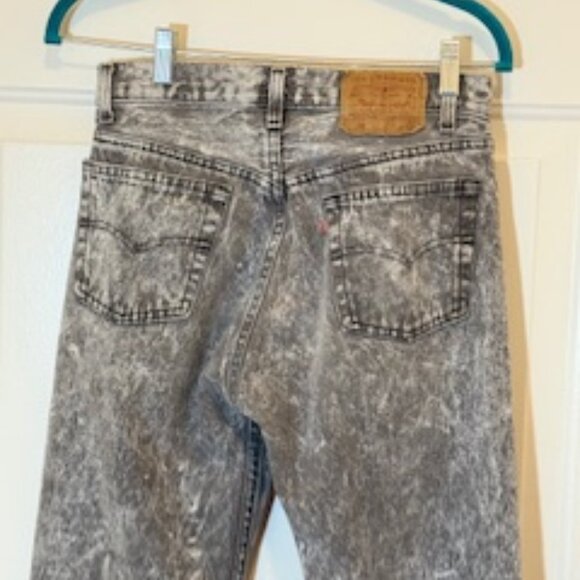 1980s Levi's 501 Button-Fly Straight-Leg Black Acid Wash Jeans Sz 30x36 Uni-Sex - Picture 5 of 15